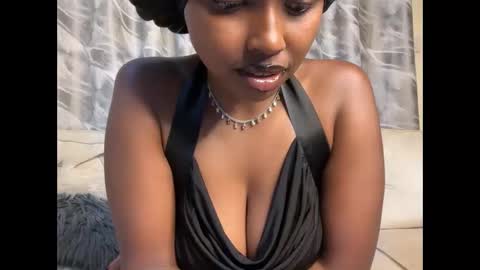 h_o_t_goddess online show from February 18, 7:02 pm