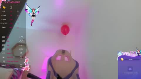 Hadid online show from February 17, 7:02 pm