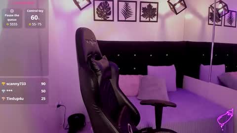 haiily_baeker online show from October 14, 3:04 pm