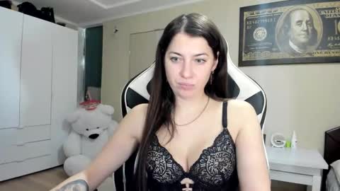 Snapshot of hailey_beauty chatting on October 10, 9:08 pm Sk pe Anya388109 online show from October 10, 9:08 pm