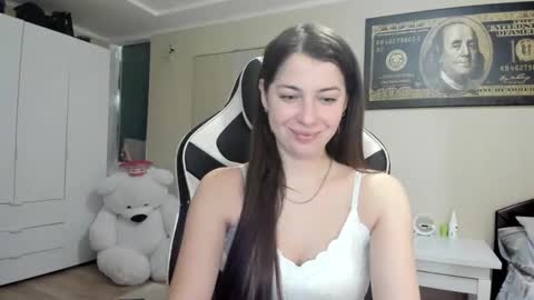 Snapshot of hailey_beauty chatting on October 9, 8:14 pm Sk pe Anya388109 online show from October 9, 8:14 pm