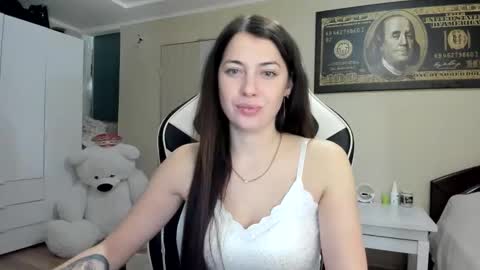 Snapshot of hailey_beauty chatting on October 8, 8:04 pm Sk pe Anya388109 online show from October 8, 8:04 pm