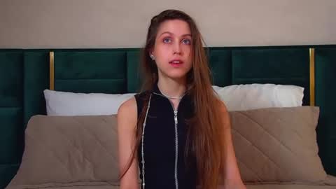 Hailey online show from August 2, 6:04 am