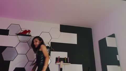 haileycat_ online show from January 27, 6:08 am