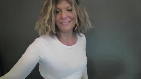 Hailey online show from April 24, 5:59 pm