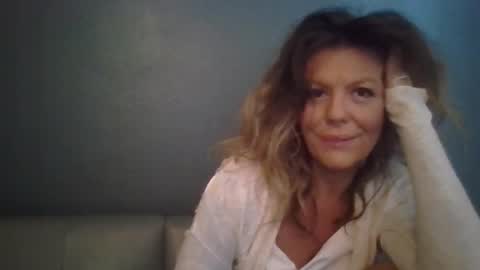 Hailey online show from December 4, 6:18 pm