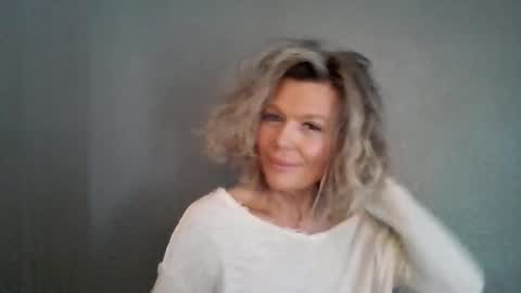 Hailey online show from March 14, 5:06 pm