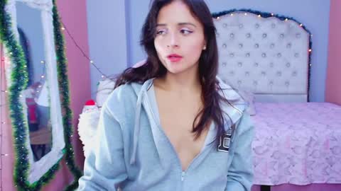 haleyreyes online show from December 30, 5:12 pm