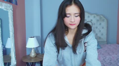 haleyreyes online show from December 2, 10:40 pm