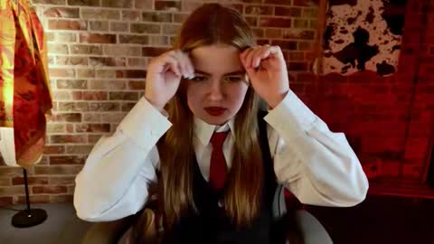 HaleySun online show from October 23, 2:18 pm