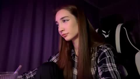 Holly online show from November 25, 7:12 pm