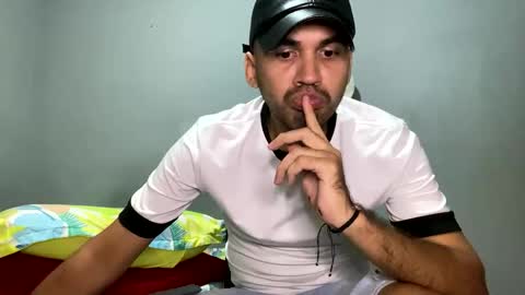 hamiltong12 online show from November 26, 5:37 am