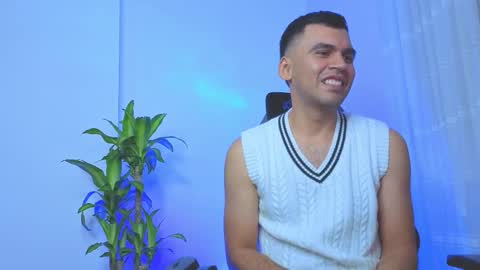 hamiltong12 online show from March 6, 12:42 am