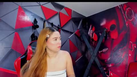 Hana and Zeta online show from February 3, 12:20 pm