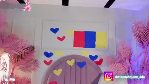 hanaahquinn online show from June 15, 11:35 am