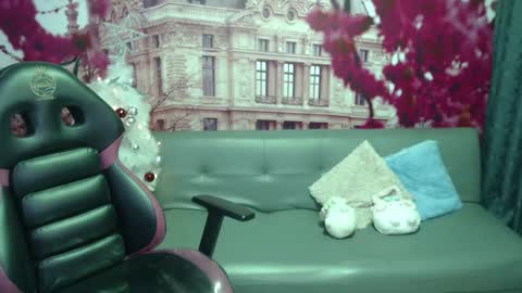 Hanaku  online show from December 20, 2:05 pm