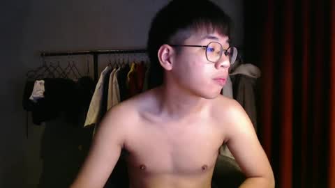 handsome_mannn online show from December 12, 6:14 am