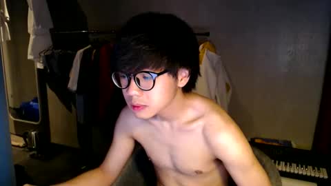 handsome_mannn online show from May 24, 9:43 pm