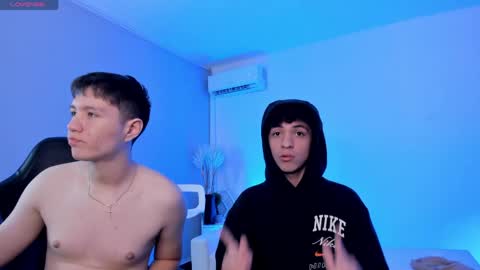 leonardfarrucknick and otis online show from May 14, 9:02 pm
