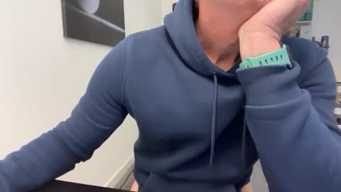 hanky online show from December 19, 9:27 am