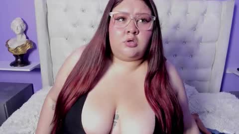 hanna_baker__ online show from February 21, 7:39 pm