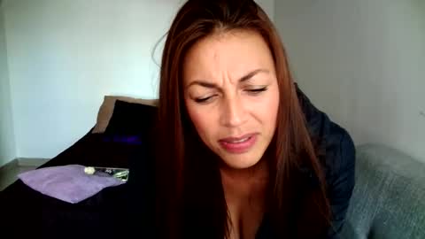 Hanna charming online show from April 8, 10:35 pm