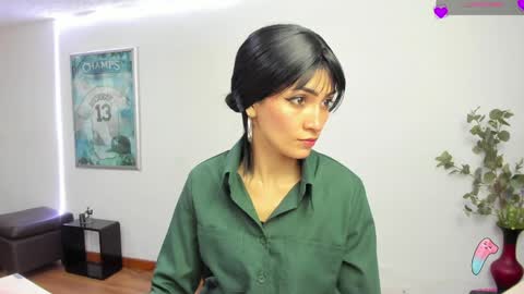Sara online show from June 1, 1:01 pm