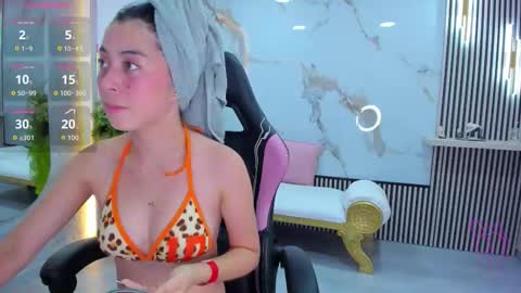 Hanna online show from November 15, 6:53 pm