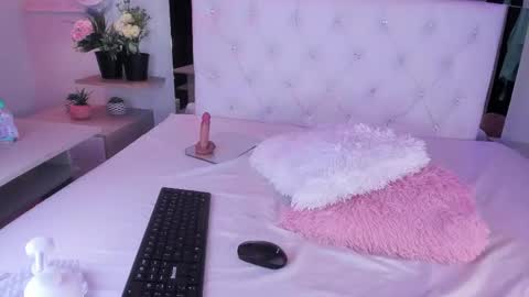 Hanna  online show from March 17, 3:06 pm