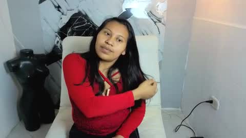 hanna_goldenst online show from November 12, 9:17 pm