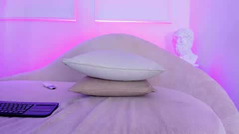 Hanna online show from February 18, 2:38 am