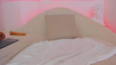 Hanna online show from March 8, 2:45 am