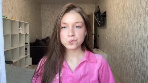 hanna_webber online show from June 7, 12:21 pm