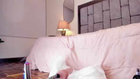 Hannaa online show from February 12, 11:30 pm