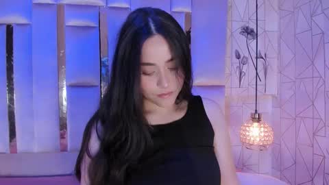  Hanna Collins  online show from December 19, 1:17 pm