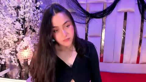  Hanna Collins  online show from November 11, 2:41 pm