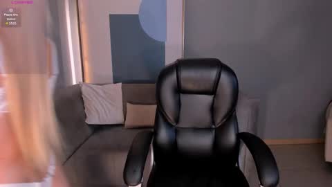  Hanna Connor  online show from November 29, 1:35 am