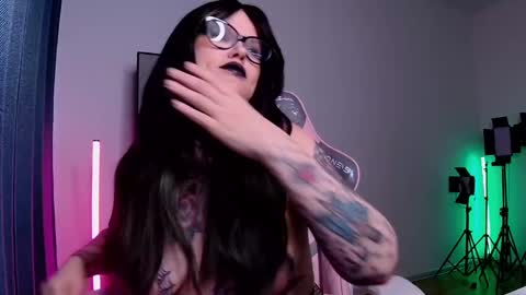 Hannah online show from February 1, 8:29 am