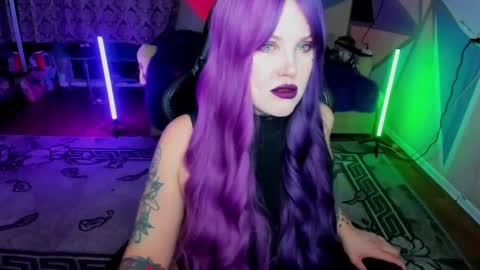 Hannah online show from March 1, 5:49 pm