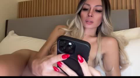 Im your naughty girl and porn star in bed Hannah online show from January 11, 12:40 pm