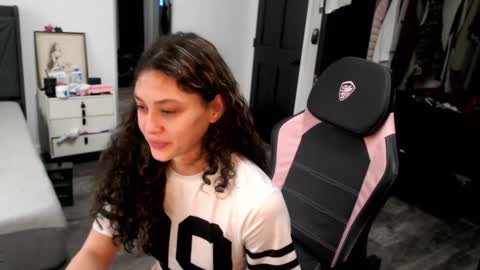 Hannah Breeze online show from November 24, 9:13 pm