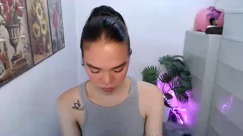 HANNAH online show from May 5, 1:01 am