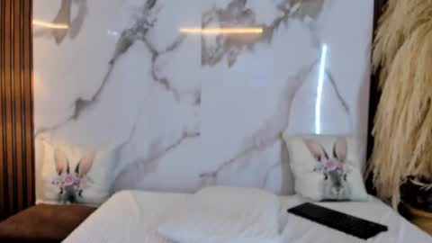 Hannahill69 online show from February 24, 11:10 am