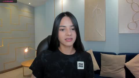 HANNAH J online show from February 4, 6:49 pm