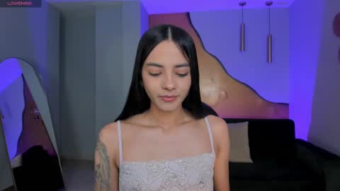 HANNAH J online show from September 22, 6:45 pm