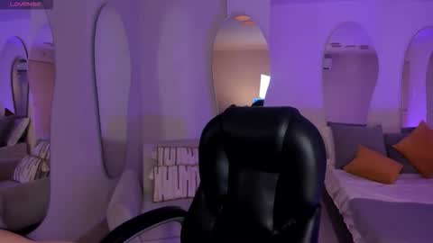 HANNAH J online show from November 1, 7:13 pm