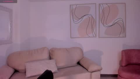 HANNAH J online show from October 5, 4:58 pm