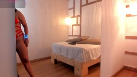 hannahmonttgomery  Help me reach 100 Hands up online show from September 29, 5:12 pm