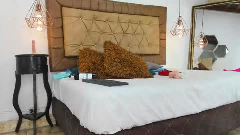 Hanna online show from October 16, 3:33 pm