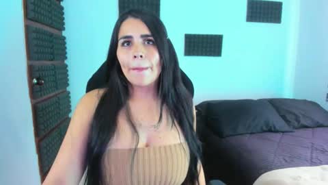 Hanna  online show from March 28, 10:00 pm